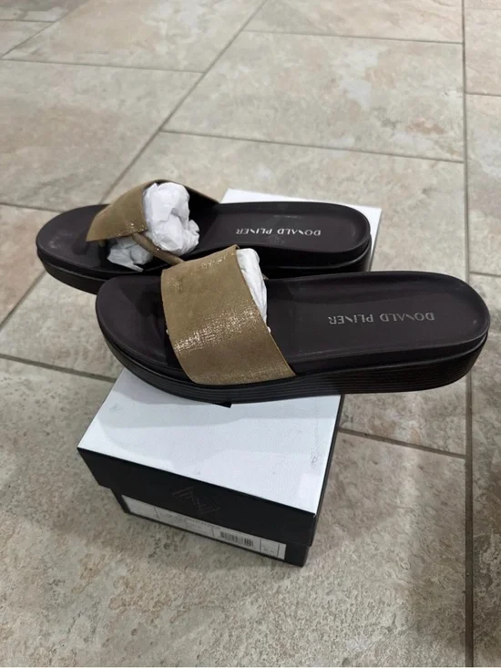 Donald Pliner Fiji Platform Slide Sandals Bronze Size 8 1/2 NEW - Picture 2 of 11